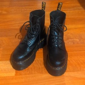 Platform Dr Marten's